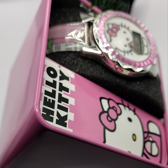 Hello Kitty Pink Kids Watch NWT - Picture 2 of 7